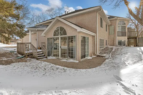 2208 10th AVE SE, Willmar, MN 56201