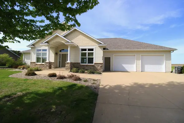 508 Vangsness ST,  Adams,  MN 55909