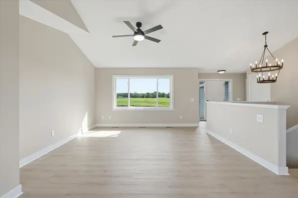 1175 Wisteria LN, New Richmond, WI 54017