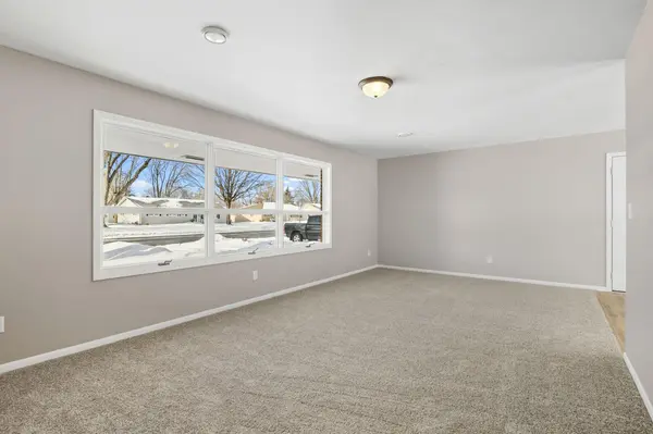 303 Lexington AVE N, New Prague, MN 56071