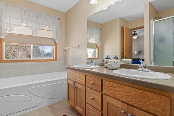 19496 Prairieview DR, Rogers, MN 55374