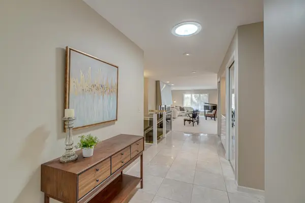 20 Anemone CIR, North Oaks, MN 55127
