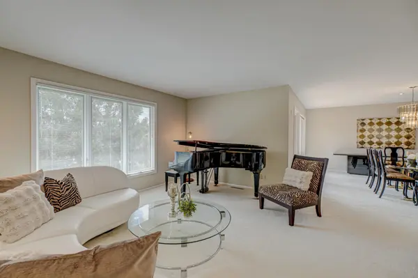 20 Anemone CIR, North Oaks, MN 55127