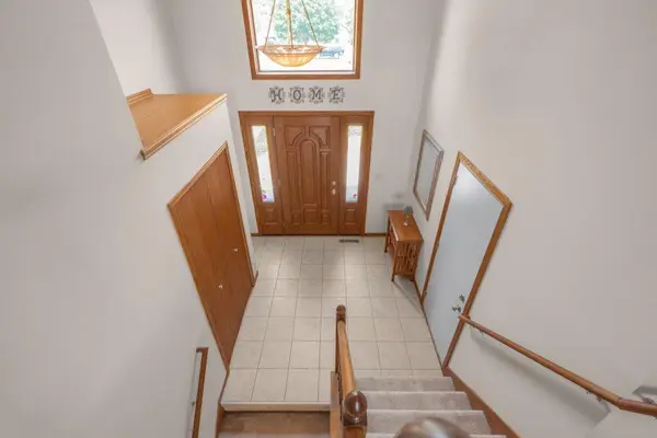 812 Larkspur CT, Shakopee, MN 55379