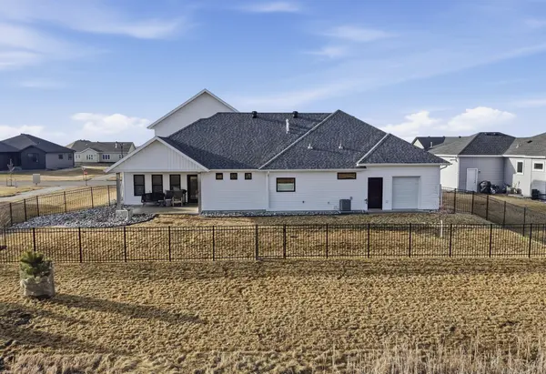 4259 Bristlecone LOOP S, Fargo, ND 58104