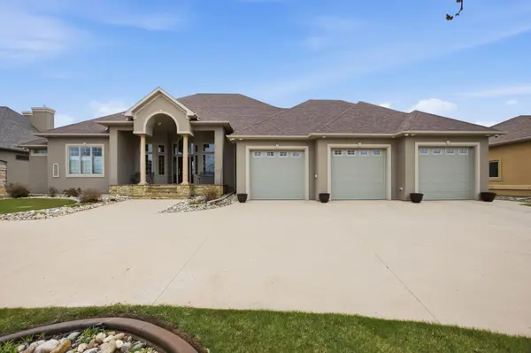 1827 7th ST E, West Fargo, ND 58078