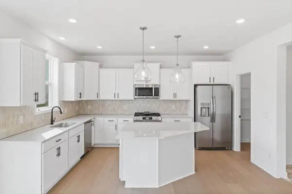 905 Milborne LN NW, Rochester, MN 55901