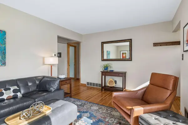1031 Bowdoin ST, Saint Paul, MN 55116