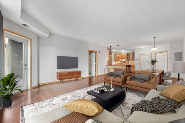 2530 E 34th ST #213, Minneapolis, MN 55406
