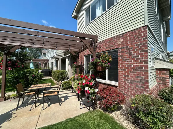 128 Morgan LN, Circle Pines, MN 55014