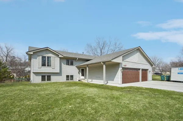 4467 Lynx CT, Eagan, MN 55123