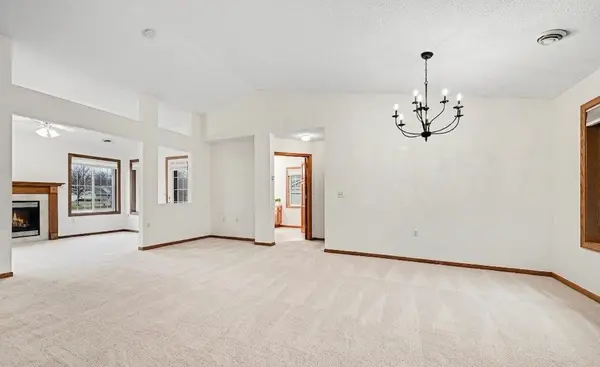 25555 Park LN, Shorewood, MN 55331