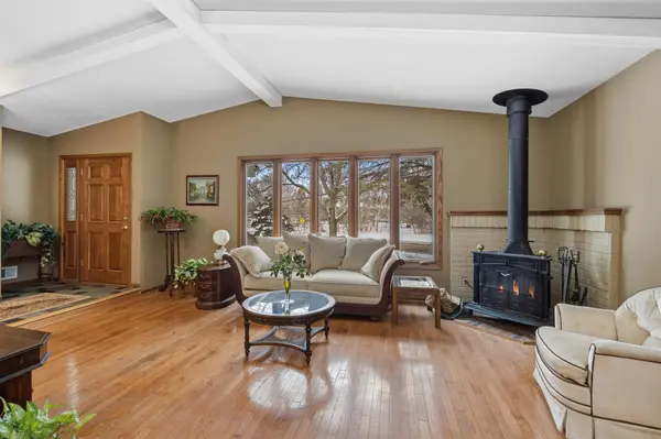 6929 Glenwood AVE, Golden Valley, MN 55427
