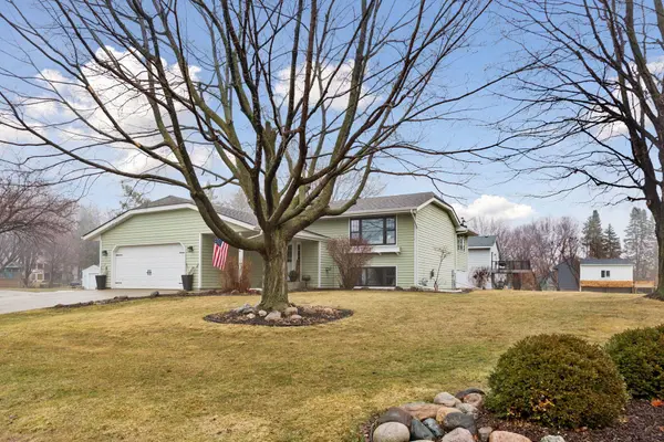 316 Lakeview Terrace BLVD, Waconia, MN 55387