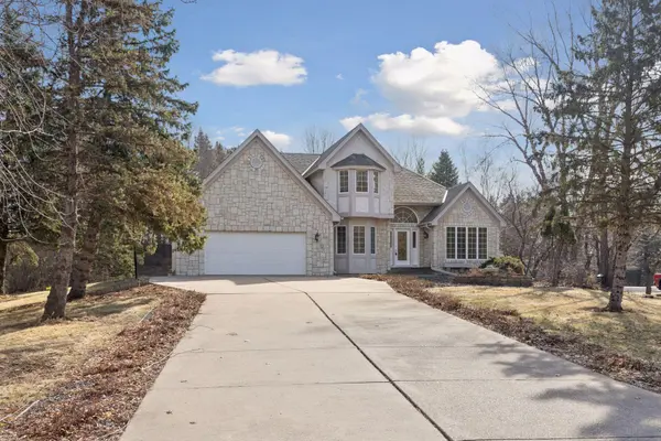 5043 Isle AVE N, Lake Elmo, MN 55042