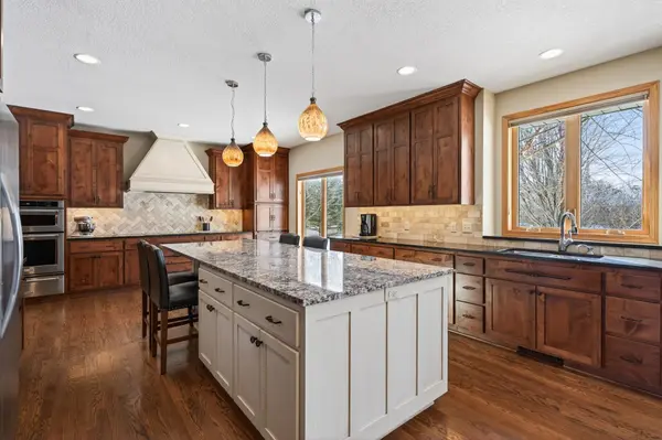 17232 Deerfield DR SE, Prior Lake, MN 55372