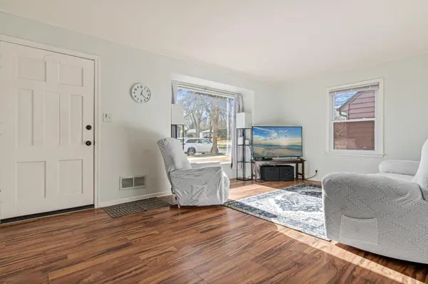 203 Moreland AVE E, West Saint Paul, MN 55118