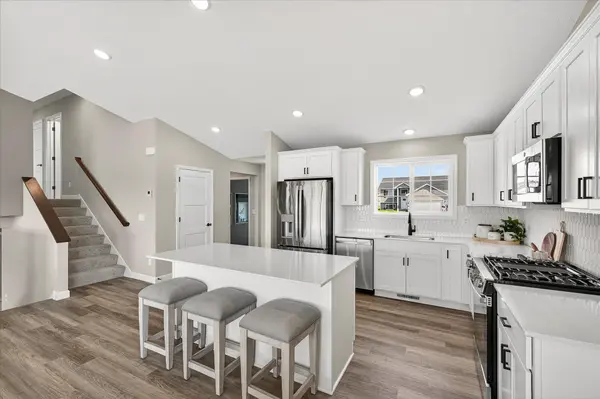 801 Walnut Grove LN, Hanover, MN 55341