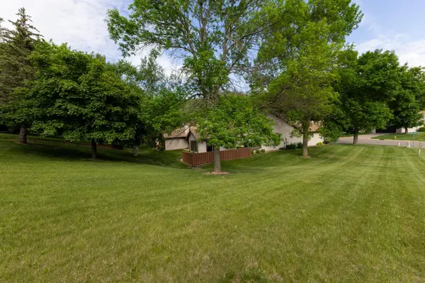 1782 Cobblestone CT, Red Wing, MN 55066