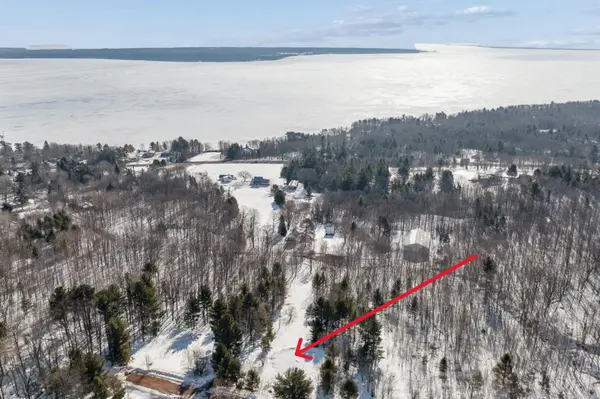 35365 Old Orchard LN, Bayfield, WI 54814