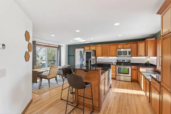 900 Sunset DR S, Minnetonka, MN 55305