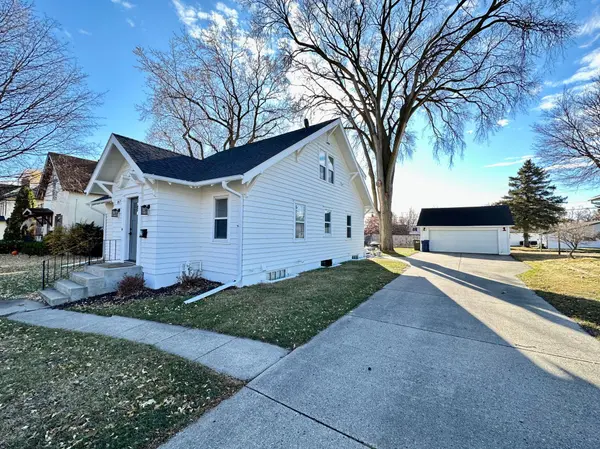 817 W Lincoln AVE, Fergus Falls, MN 56537