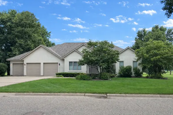 417 Golf TER, Litchfield, MN 55355