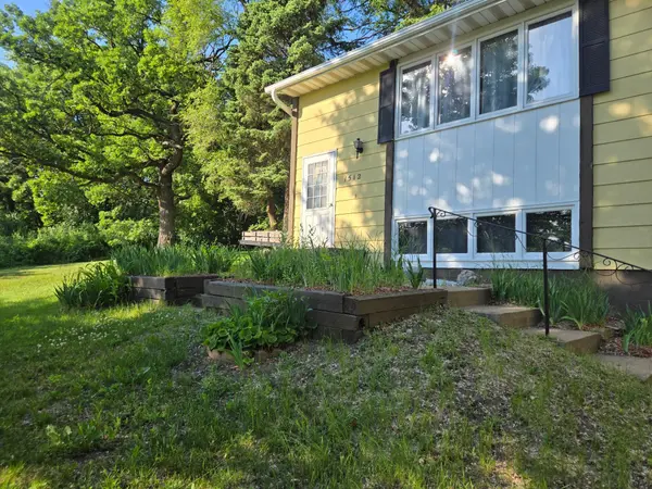 1512 Point Douglas RD S, Saint Paul, MN 55119