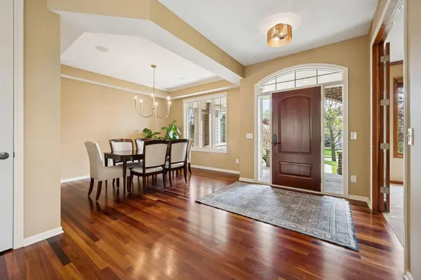11356 Entrevaux DR, Eden Prairie, MN 55347