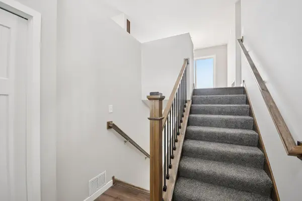 2132 Emerson RD S, Cambridge, MN 55008