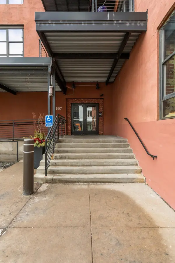 607 Washington AVE S #302, Minneapolis, MN 55415