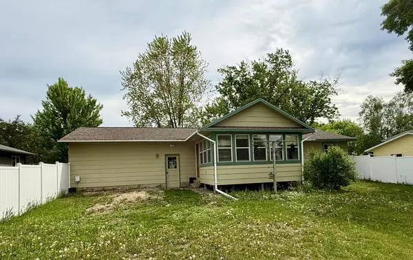 940 Lilac DR, Sauk Centre, MN 56378