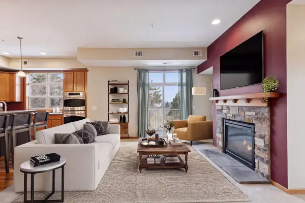 1244 County Road D E #106, Maplewood, MN 55109