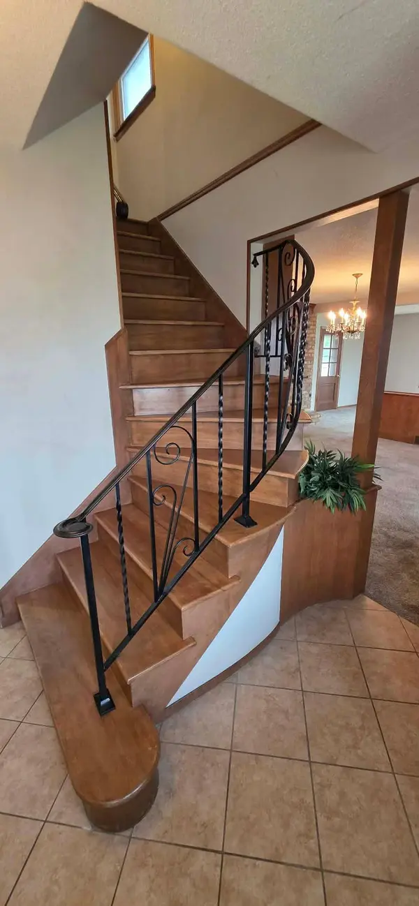 1106 Foothills CIR, Albert Lea, MN 56007