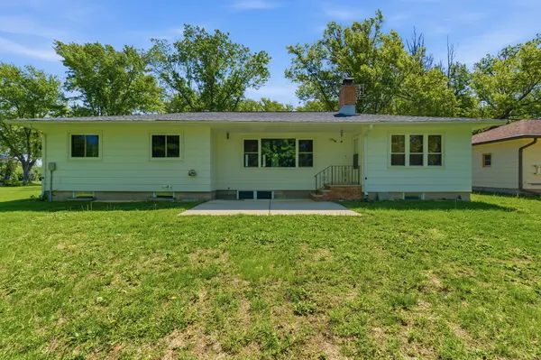 1224 S Ramsey ST, Blue Earth, MN 56013