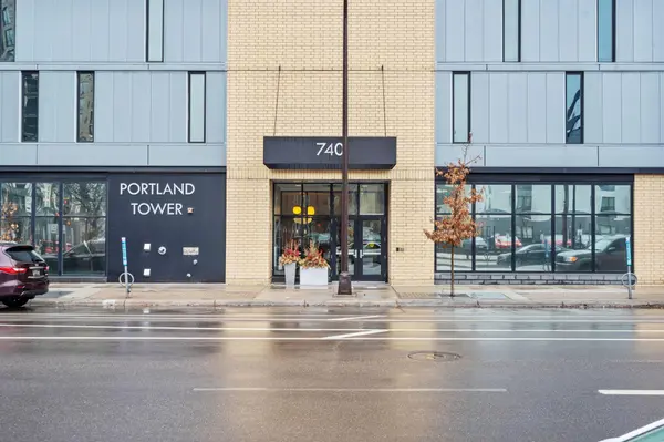 740 Portland AVE #906,  Minneapolis,  MN 55415
