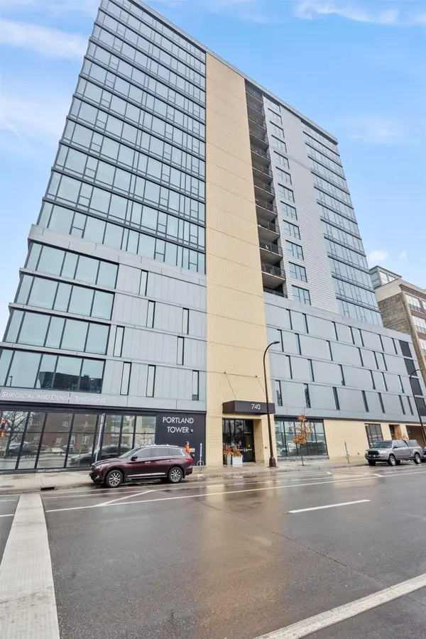 740 Portland AVE #906, Minneapolis, MN 55415