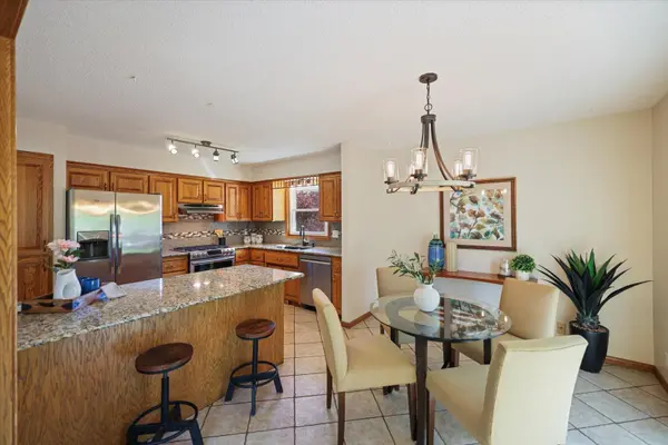 10365 Buckingham DR, Eden Prairie, MN 55347