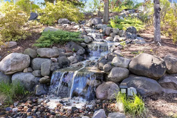 10365 Buckingham DR, Eden Prairie, MN 55347