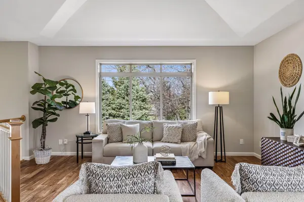 5000 Oxford AVE, Edina, MN 55436