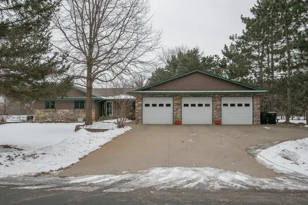 7768 Carole DR, Circle Pines, MN 55014