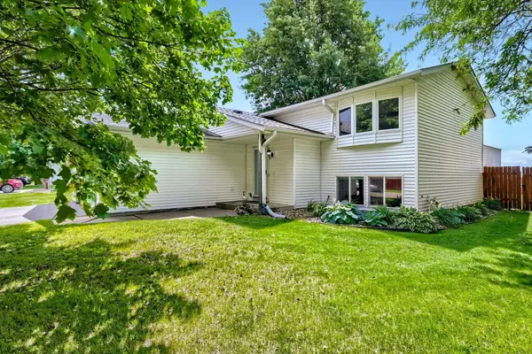413 Tiffany DR, Hastings, MN 55033