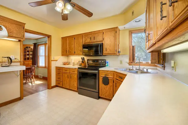 120 S Cedar ST, Belle Plaine, MN 56011