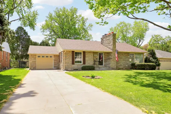 5041 Richmond DR, Edina, MN 55436