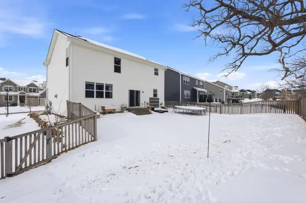 1241 Maple LN, Carver, MN 55315
