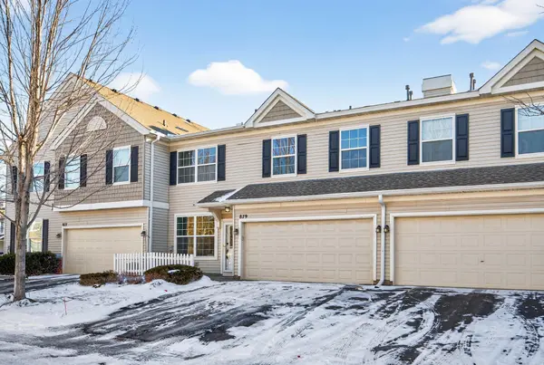 879 Braunworth CT, Chaska, MN 55318