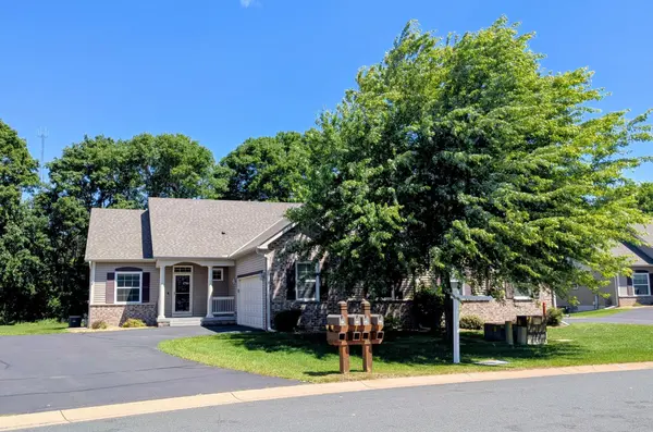 4854 384th TRL, North Branch, MN 55056