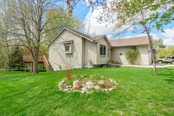 1201 Juniper LN, Buffalo, MN 55313