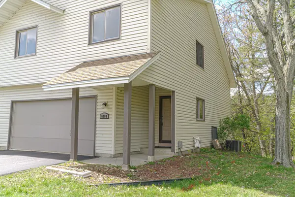 6700 Kara DR, Eden Prairie, MN 55346