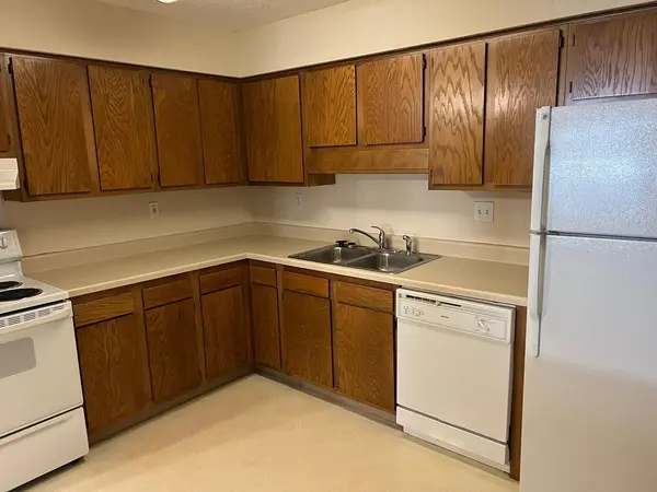 221 Grand AVE W #104, South Saint Paul, MN 55075